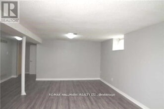 245 Axminster Dr in Richmond Hill, ON - Building Photo - Building Photo