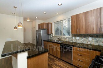 7894 NE Miriam Way in Hillsboro, OR - Building Photo - Building Photo