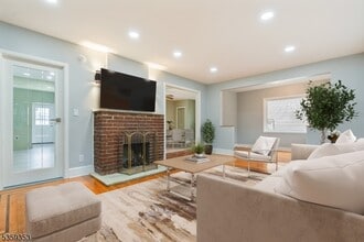 1153 Margaret St in Teaneck, NJ - Building Photo - Building Photo