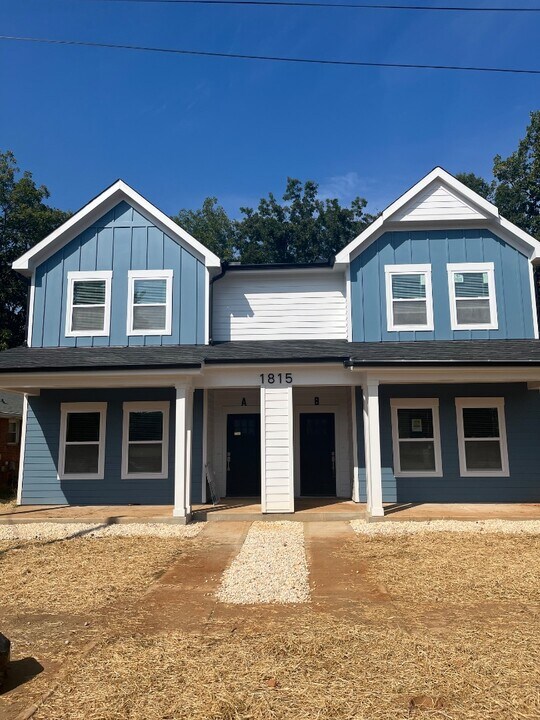 1815 Newcastle St in Charlotte, NC - Foto de edificio