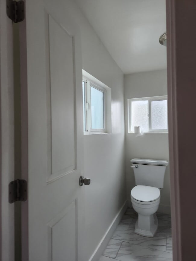 1012 E Adams Blvd, Unit 2