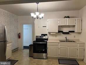 110 S Charles St in Charles Town, WV - Building Photo - Building Photo