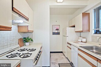 3601 Wisconsin Ave NW in Washington, DC - Building Photo - Building Photo