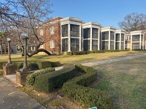 1813 S Hull St in Montgomery, AL - Building Photo - Building Photo