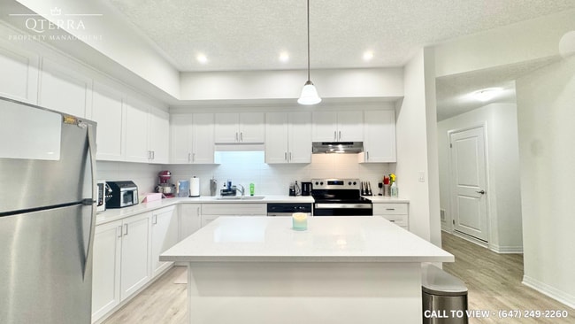 25 Isherwood Av in Cambridge, ON - Building Photo - Building Photo