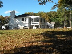 2 Williams St in Canton, MA - Building Photo - Building Photo