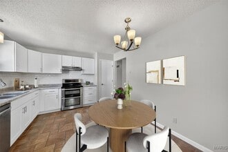 3909 Golden Hills Dr in St. Peters, MO - Building Photo - Building Photo