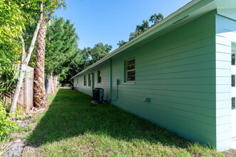 63 Hernandez Ave in Ormond Beach, FL - Building Photo - Building Photo