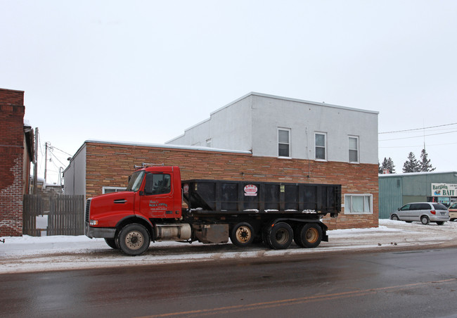 103 Old Highway 61 in Hinckley, MN - Building Photo - Building Photo