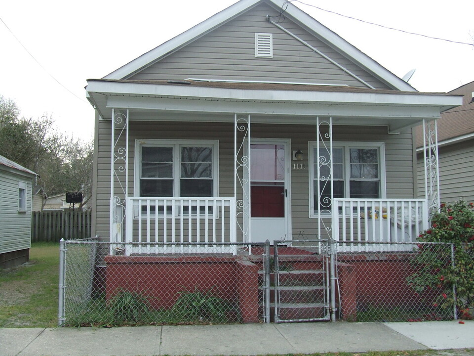 1113 N 6th St in Wilmington, NC - Foto de edificio