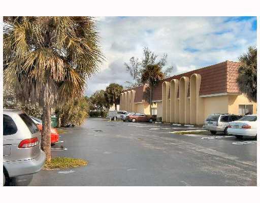 11350 Royal Palm Blvd in Coral Springs, FL - Building Photo
