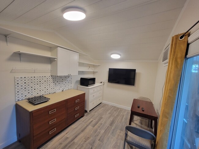 property at 11001 Darby Ave