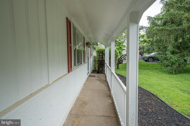 1019 Howellville Rd in Berwyn, PA - Building Photo - Building Photo