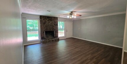 130 Dovenshire Dr in Crossville, TN - Building Photo - Building Photo