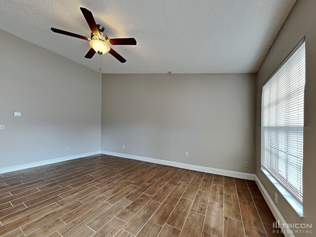 10919 Livingston Dr in New Port Richey, FL - Building Photo - Building Photo
