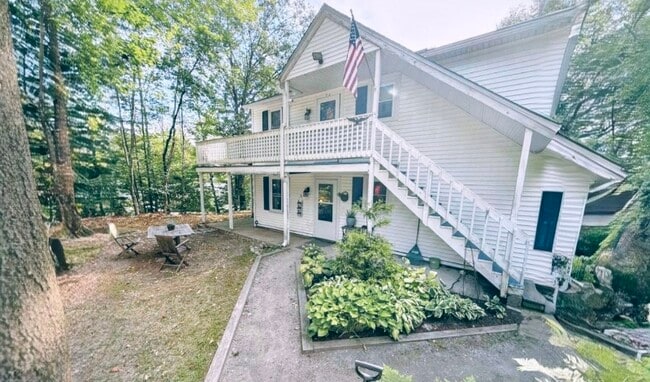 property at 21 Plaza Village Rd