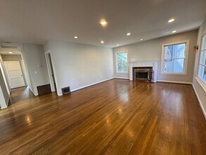 1128 Clark Way in San Jose, CA - Building Photo - Building Photo