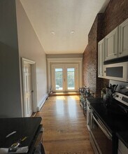 821 E Broadway, Unit 4 in Boston, MA - Building Photo - Building Photo