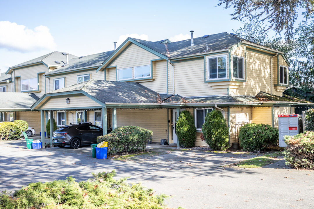 Cambie Gardens in Richmond, BC - Building Photo