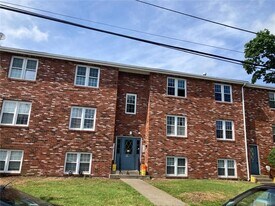 14 Saratoga Ave in Pawtucket, RI - Building Photo