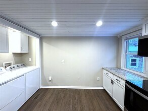 1216 Vestal Rd in Vestal, NY - Building Photo - Building Photo