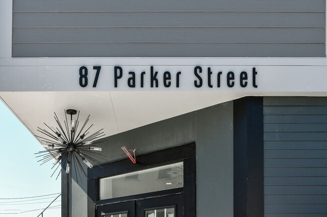 87 Parker St, Unit 302 in Chelsea, MA - Building Photo - Building Photo