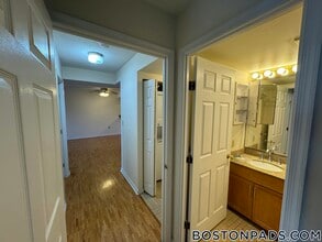 345 Franklin St, Unit 206 in Cambridge, MA - Building Photo - Building Photo