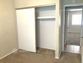 811 E Hillview Cir in Mesa, AZ - Building Photo - Building Photo