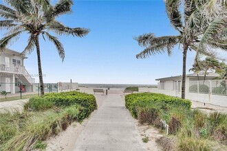 827 S Ocean Blvd in Pompano Beach, FL - Building Photo - Building Photo