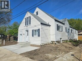 3216 Manchester Rd in Windsor, ON - Building Photo