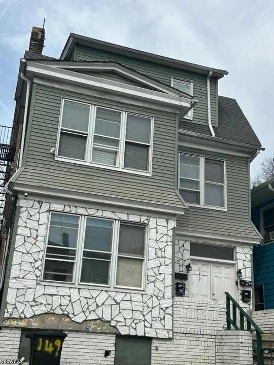 149 Mapes Ave in Newark, NJ - Foto de edificio