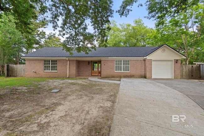 property at 10 Troyer Ct