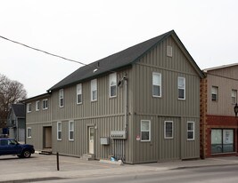 96 Main St S in Newmarket, ON - Building Photo