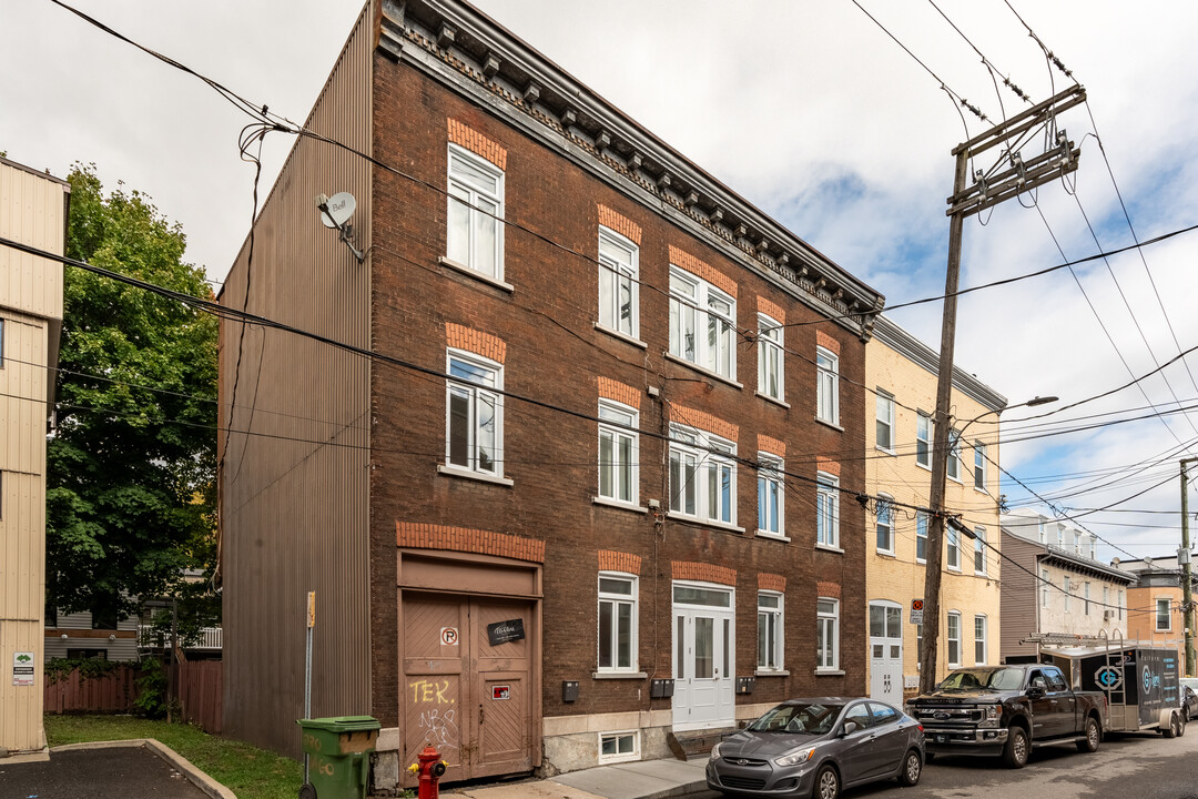 232 Bagot Rue in Québec, QC - Building Photo