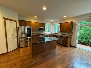 18418 42nd Ave SE in Bothell, WA - Building Photo - Building Photo