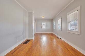 1906 Overton St in Nashville, TN - Building Photo - Building Photo