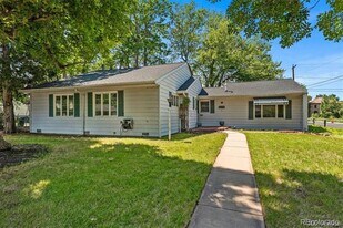 3201 S Bellaire St in Denver, CO - Building Photo