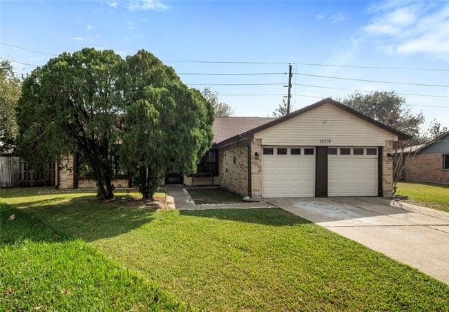 property at 15719 Tammany Ln