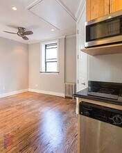 326 E 35th St, Unit 62 in New York, NY - Building Photo - Building Photo
