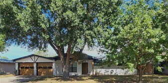 25 S 15th Ave in Edinburg, TX - Building Photo