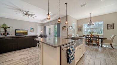 6325 Rivo Lks Blvd in Sarasota, FL - Building Photo - Building Photo