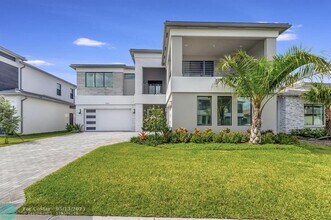 8566 Shoreacres St in Boca Raton, FL - Foto de edificio - Building Photo