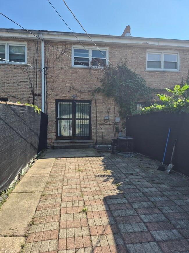 1138 E 83rd St in Chicago, IL - Building Photo - Building Photo