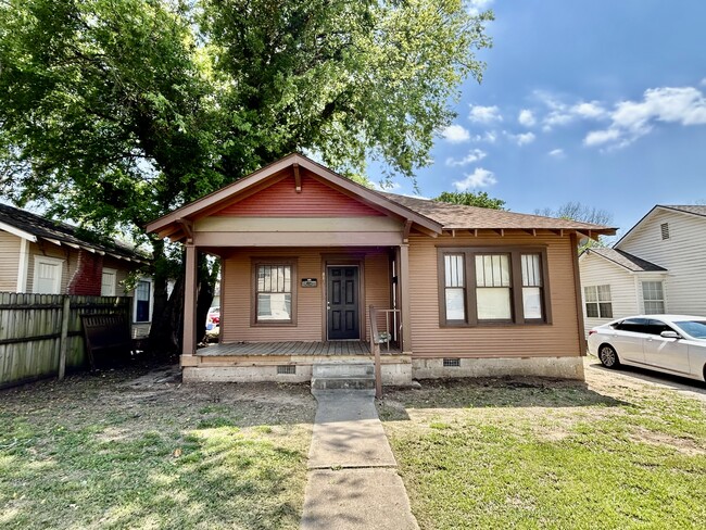 property at 817 E Main St