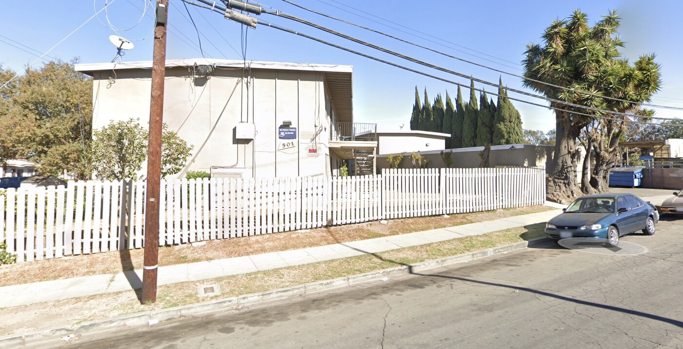 501 E 51st St in Long Beach, CA - Building Photo