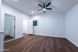 2642 Blue Ridge Cir in Simi Valley, CA - Foto de edificio - Building Photo
