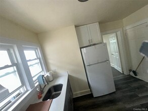 14 Van Cott Ave in Hempstead, NY - Building Photo - Building Photo