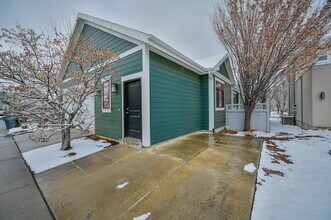 10244 Sacramento Way in South Jordan, UT - Foto de edificio - Building Photo