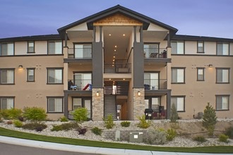 Ruby Vista Apartments in Elko, NV - Foto de edificio - Building Photo
