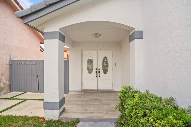 12894 SW 60th Terrace in Miami, FL - Building Photo - Building Photo